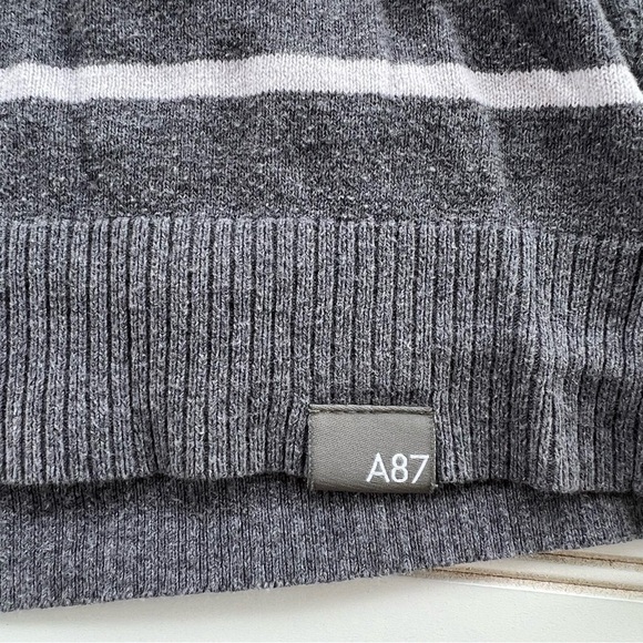 Aeropostale Gray & White Stripe Long Sleeve V-Neck Knit Sweater size L - Picture 7 of 9